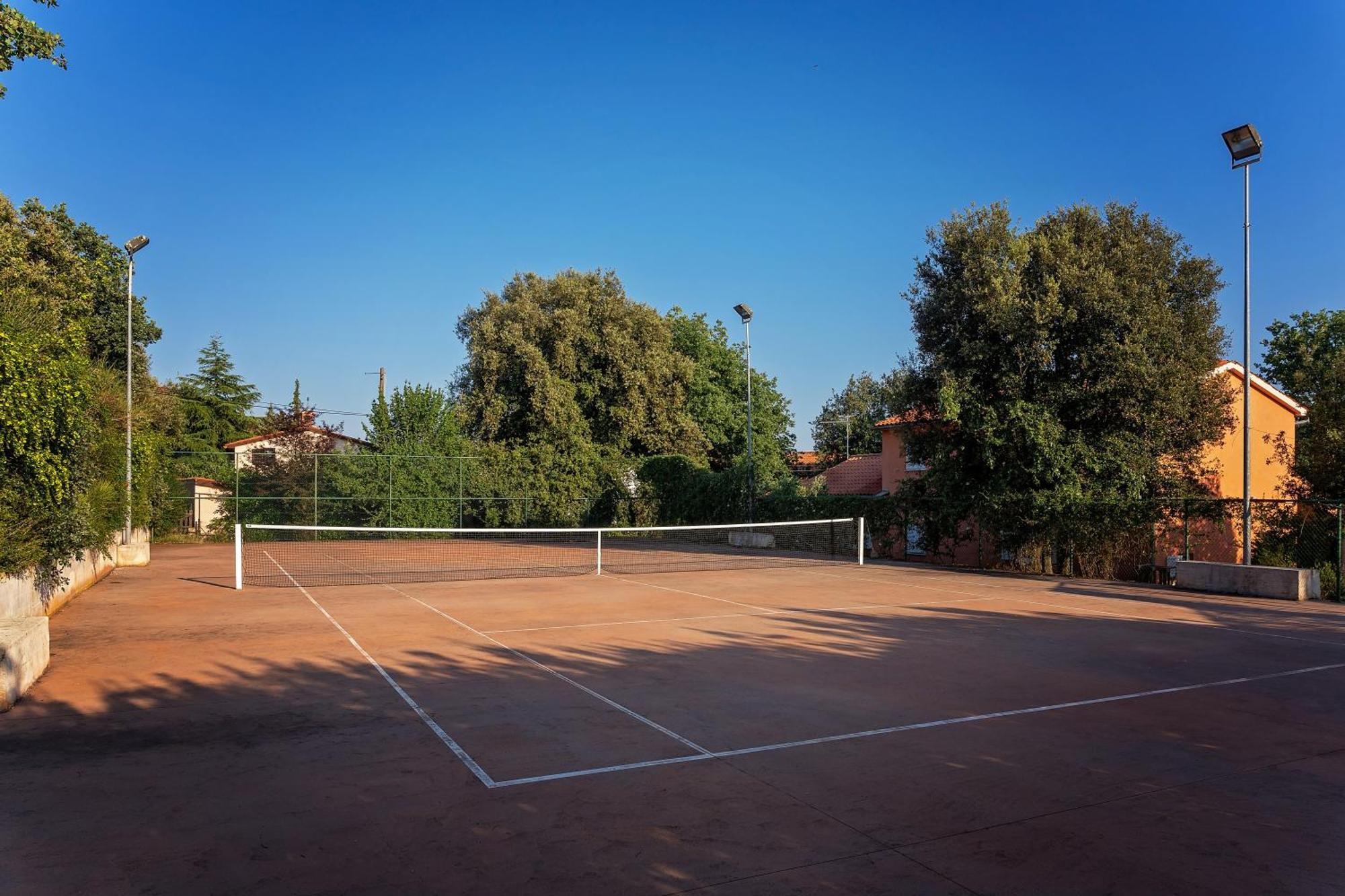 Guesthouse "Barboska" - Big Outdoor Swimming Pool & Private Tennis Court ボドニャン エクステリア 写真