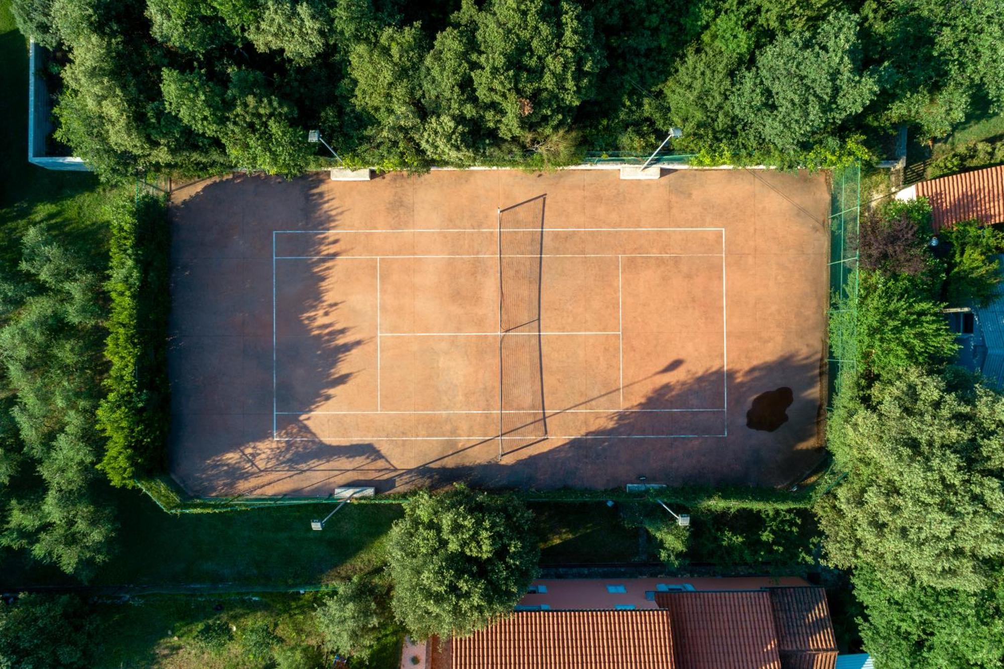 Guesthouse "Barboska" - Big Outdoor Swimming Pool & Private Tennis Court ボドニャン エクステリア 写真