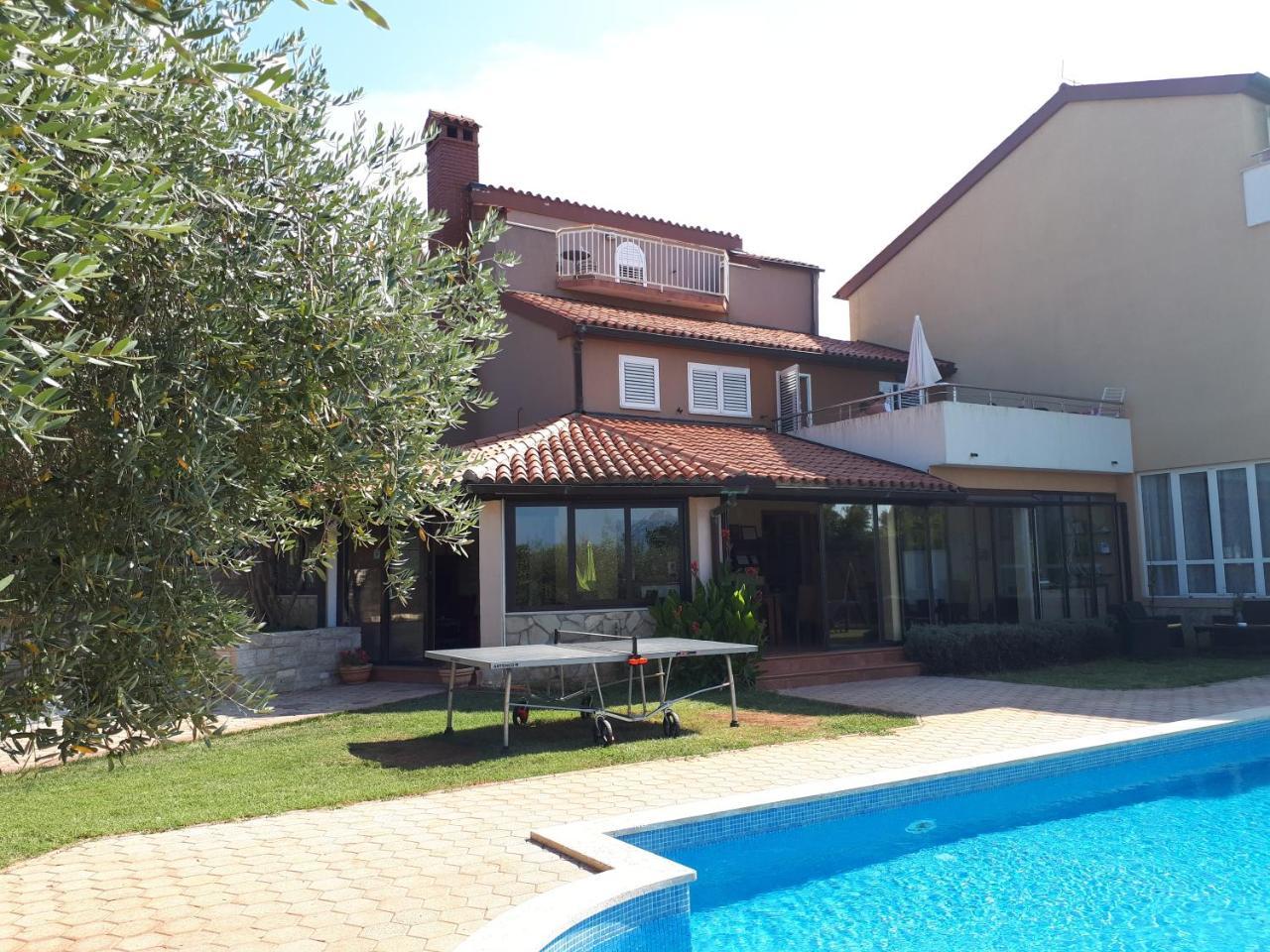 Guesthouse "Barboska" - Big Outdoor Swimming Pool & Private Tennis Court ボドニャン エクステリア 写真