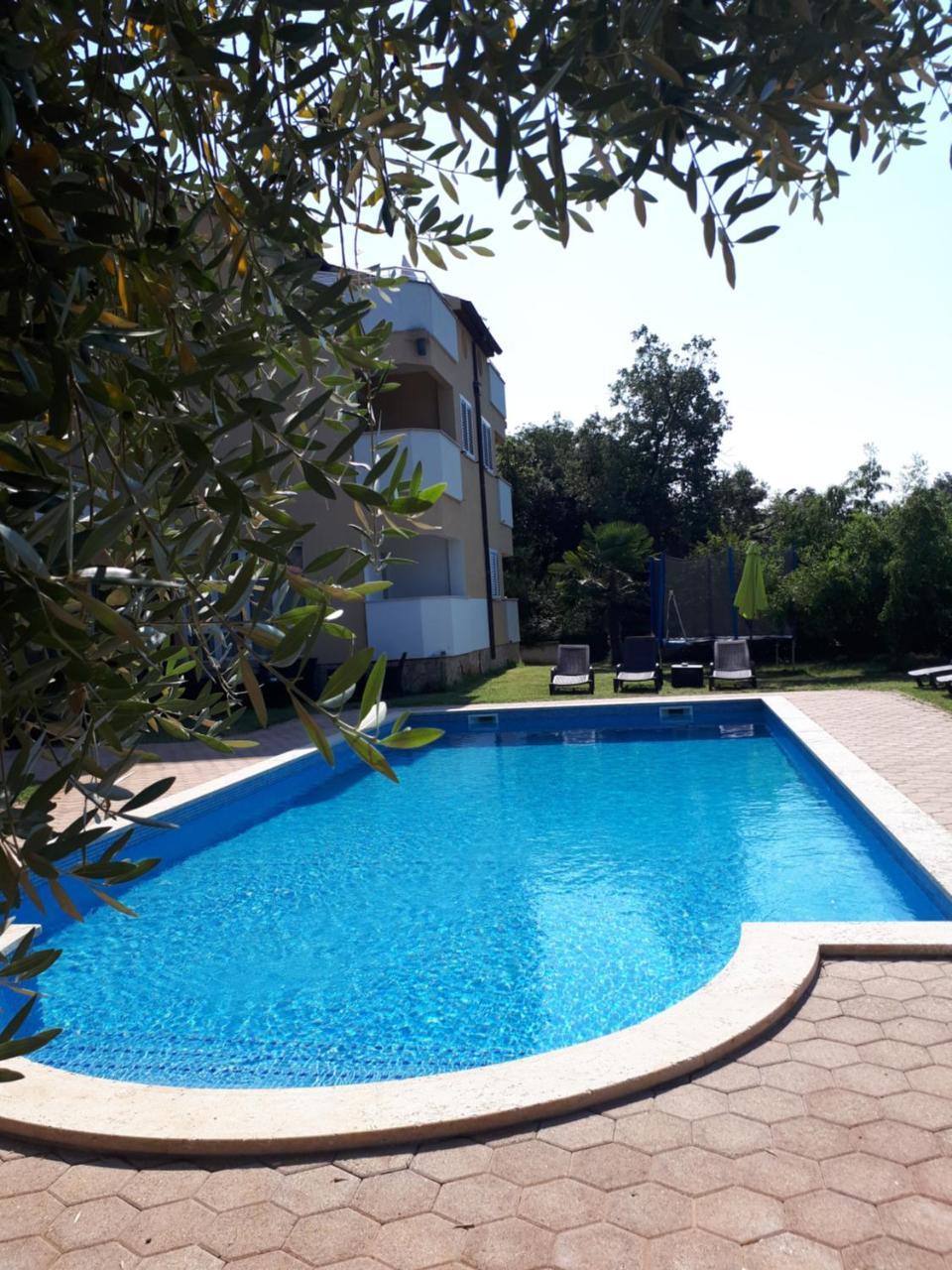 Guesthouse "Barboska" - Big Outdoor Swimming Pool & Private Tennis Court ボドニャン エクステリア 写真